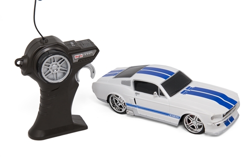 O'Reilly Auto shops Parts 1967 Ford Mustang Shelby GT500 RC Car