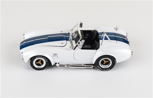 1:18 1965 White Shelby Cobra 427 S/C Diecast